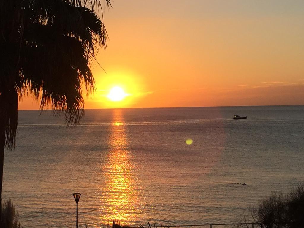 Sinfonia Del Mar Apartment Estepona Dış mekan fotoğraf